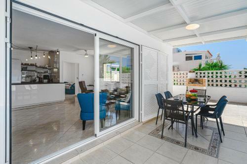 Wonderful Villa In Sue�o Azul With Private Pool