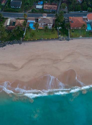 Beach Villa Amabalangoda- Villa Riina