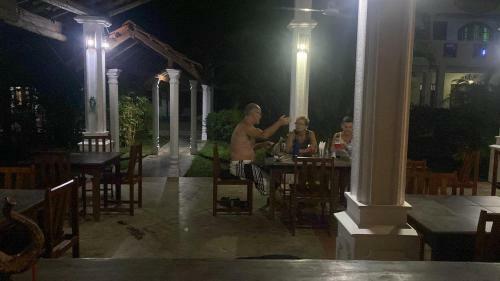 Hostal Sunny's Guest House And Resturant