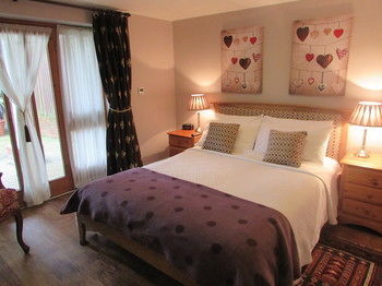 Bed & Breakfast Decoy Barn