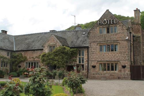 Old Court Hotel & Suites