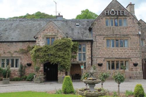 Old Court Hotel & Suites