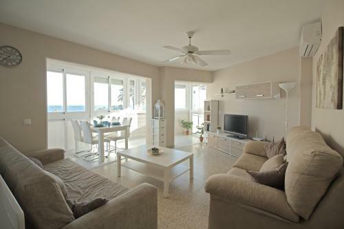 Beach Apartment El Faro