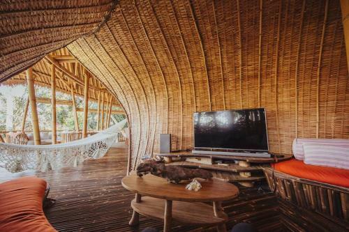 Villa Tower House - 4 Bds Eco Bamboo House, River View