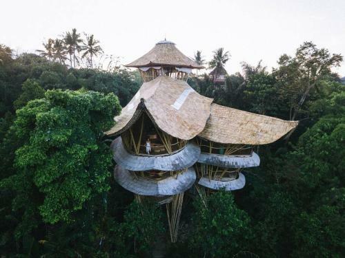 Villa Sharma Springs 5 Bds Luxurious Bamboo Mansion Pool