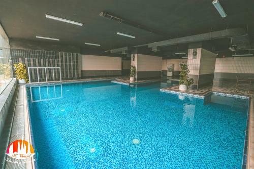 A C Pearl Holiday Homes - Pristine Marina View Apartment