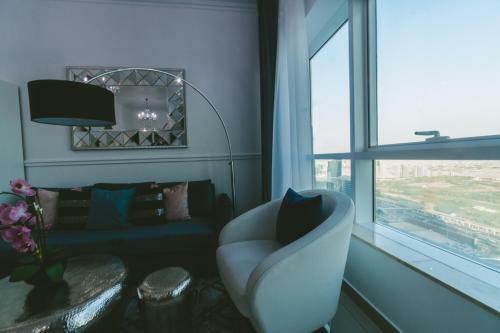 A C Pearl Holiday Homes - Pristine Marina View Apartment