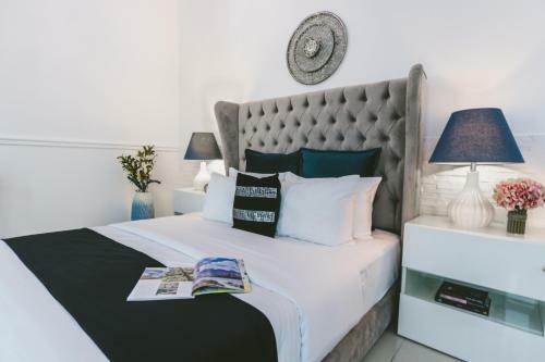 A C Pearl Holiday Homes - Pristine Marina View Apartment