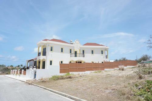Exclusive Luxury Apartment Higher Heights, Barbados