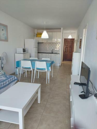 Blu Apartment, Wifi Free Pool View
