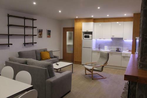 Apartamento Amplio Y Acogedor, En Plaza de Pradollano