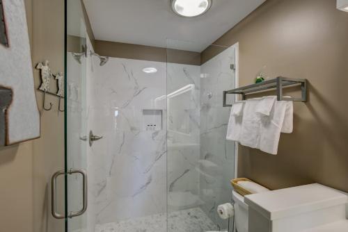 Immaculate Condo Prime Orange Beach Location With Spectacular Views