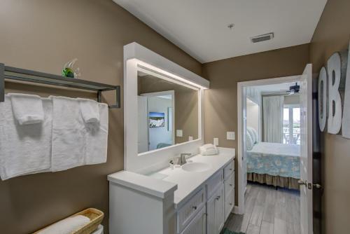 Immaculate Condo Prime Orange Beach Location With Spectacular Views