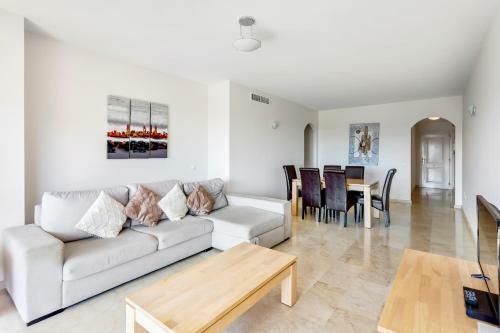 Lets In The Sun Mijas Costa Apartment