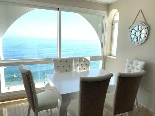 Apartament Aguamarina On The Beach Front