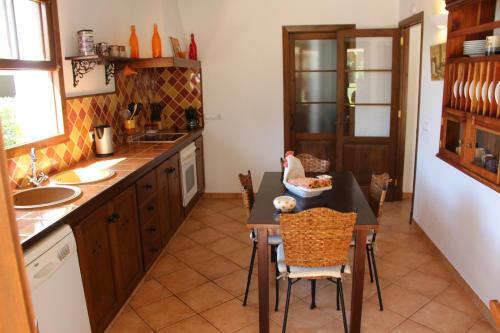 Casa Con Jard�n Y Piscina - Morell Onze