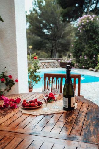 Villa En Cala Morell Con Piscina Privada En El Bosque