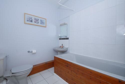 Bed & Breakfast East Trewent Farm