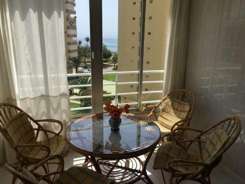 Apartamento Primera Linea De Playa, Vistas Al Mar