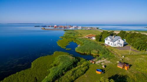 Villa Kuus S�lme - Sea View Holiday Home