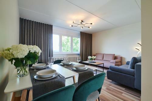 Freshly Renovated Family Apartment