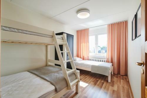 Freshly Renovated Family Apartment