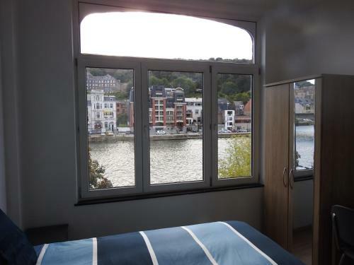 Hostal Les Voisins De Mr Sax