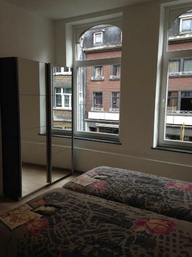 Hostal Les Voisins De Mr Sax