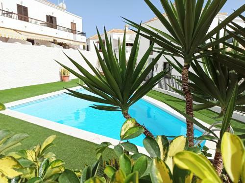Lovely 2-bed House With Pool And Sea-view Chayofa