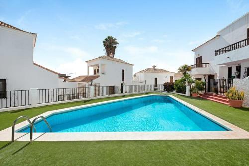 Lovely 2-bed House With Pool And Sea-view Chayofa