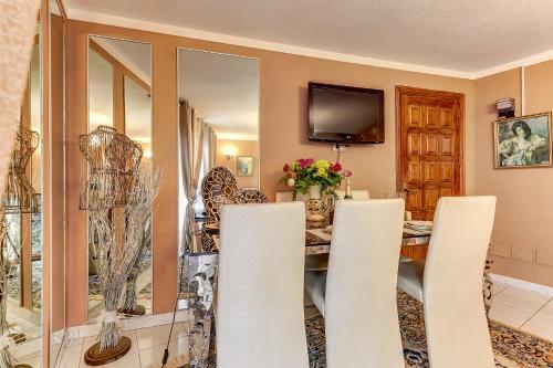Apartamento Mordelliya Private Jacuzzi Suites