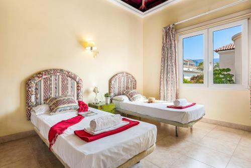 Hermosa Villa Chayofa Con Piscina Y Terraza