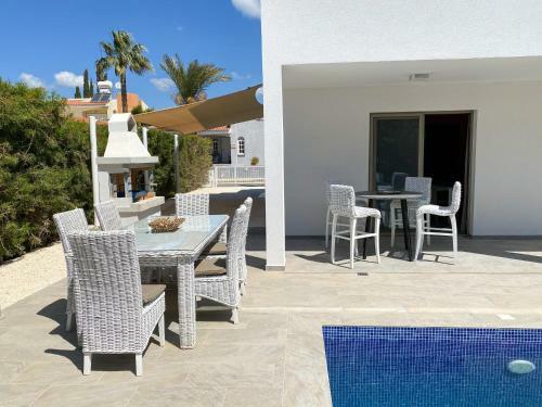 Luxury Villa Roma Near The Beach