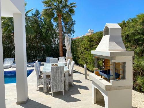 Luxury Villa Roma Near The Beach