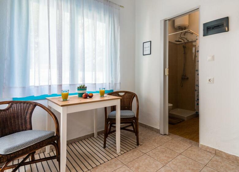 Aquanis Milos Apartments