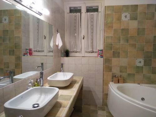 Villa Marina Traditional Stonehouse