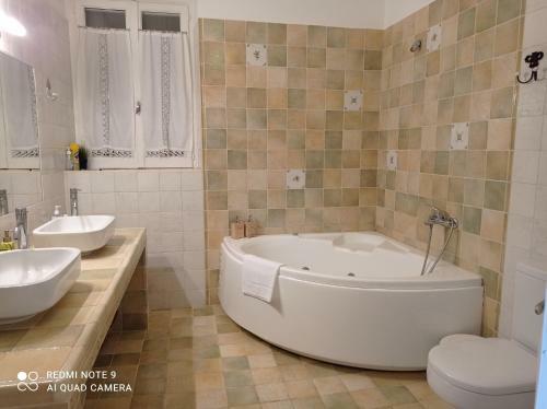 Villa Marina Traditional Stonehouse