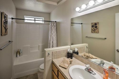 Lake Havasu City House With Fire Pit And Grill!