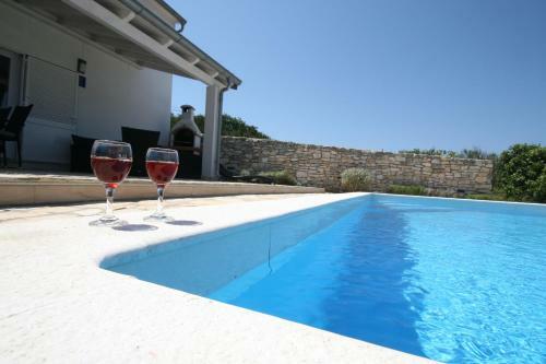 House Sakarun With Swimming Pool