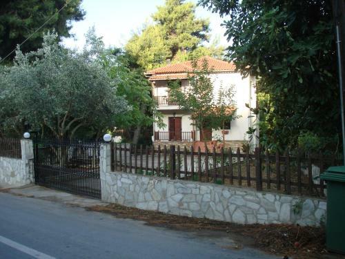 Villa Beachfront Home For 8, Kalifteri Beach, Afissos