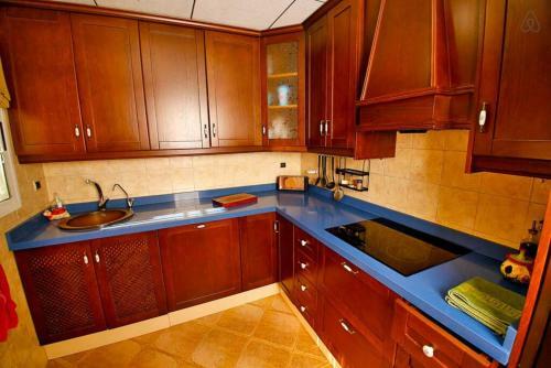 Arenales Great Home With Ac, Pool And Barbecue