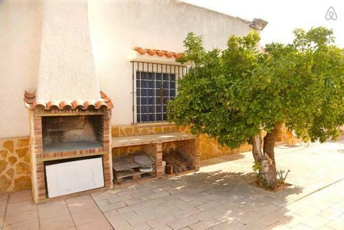 Arenales Great Home With Ac, Pool And Barbecue