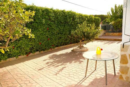 Arenales Great Home With Ac, Pool And Barbecue
