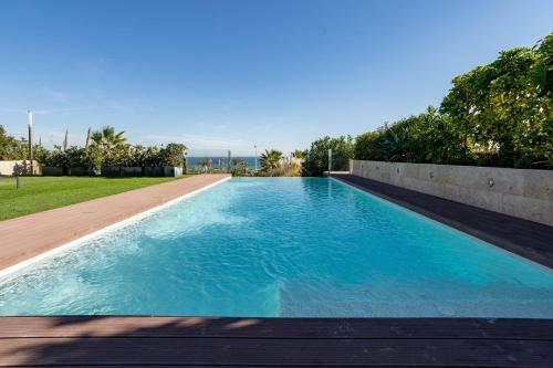 Mediterranean First Line Beach Luxury Villa With Private Pool In Alicante
