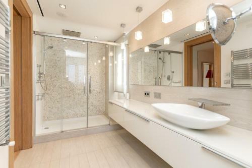 Mediterranean First Line Beach Luxury Villa With Private Pool In Alicante