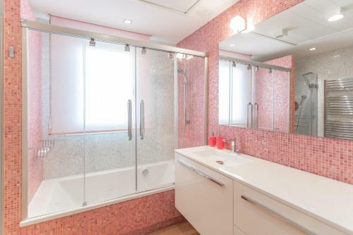Mediterranean First Line Beach Luxury Villa With Private Pool In Alicante