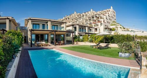 Mediterranean First Line Beach Luxury Villa With Private Pool In Alicante