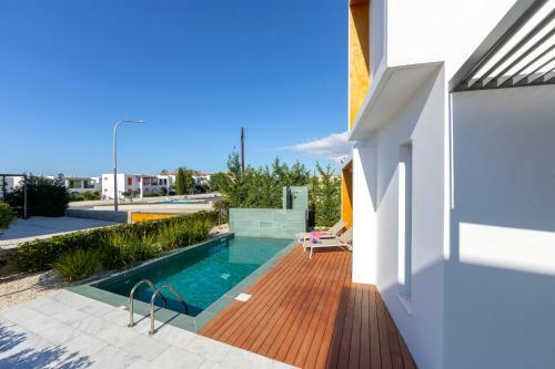 Villa Beach Heaven(Laurus 1), Walking Distance To The Beach