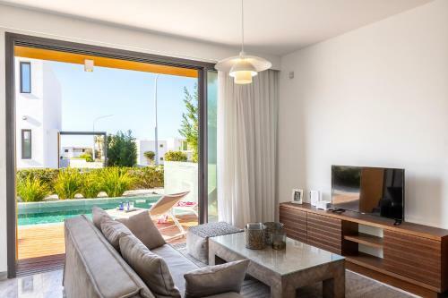 Villa Beach Heaven(Laurus 1), Walking Distance To The Beach