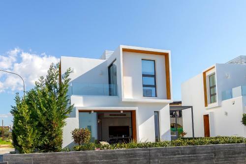 Villa Beach Heaven(Laurus 1), Walking Distance To The Beach